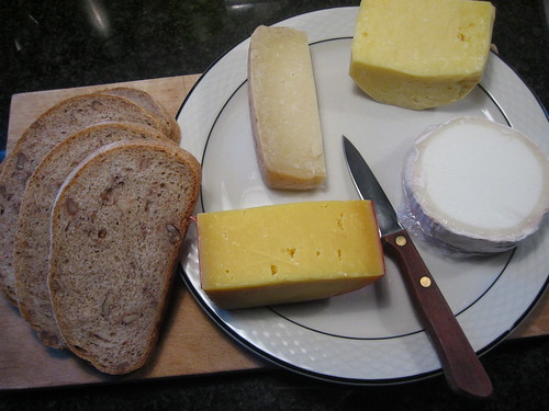 Walnut bread & cheese